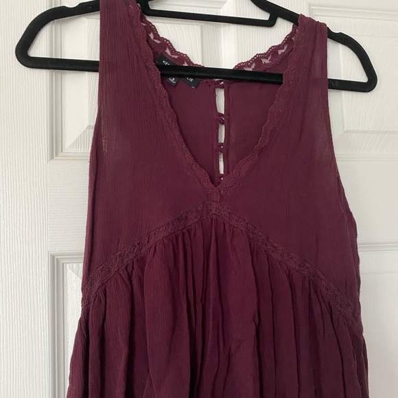 Kendall & Kylie Crochet V Neck Flowy Tank Top - Picture 2 of 4